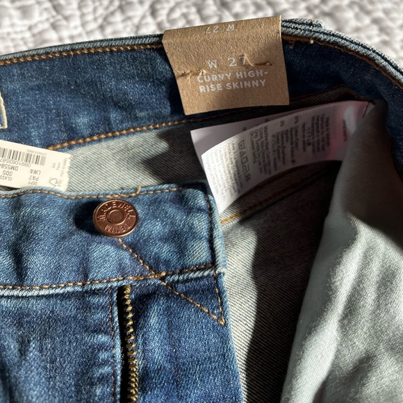 COPY - Madewell Curvy High Rise Skinny Jeans - Picture 9 of 11